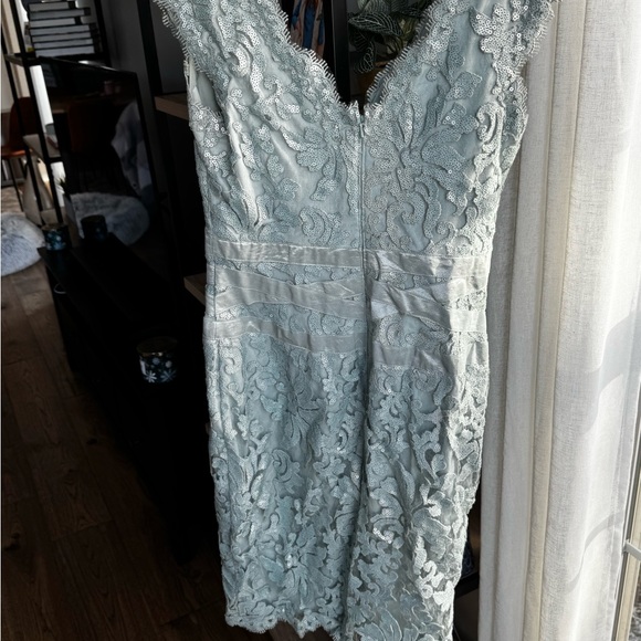 Tadashi Shoji sequined lace cocktail dress in a mint or seafoam green size 8 - Picture 4 of 5